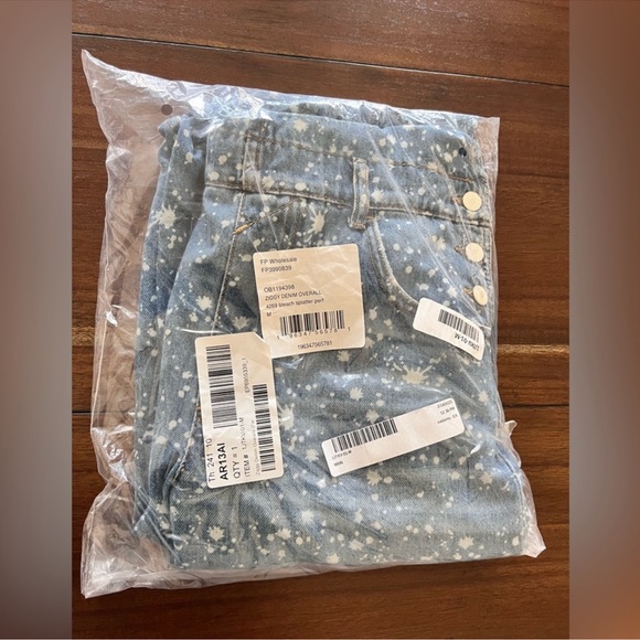 🎉LAST PIECE🎉Free People Ziggy Denim Overalls - Beach Splatter - Picture 6 of 11